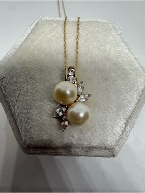 Vintage 10k Yellow Gold Pearl, White Sapphire & Diamond Pendant and Necklace